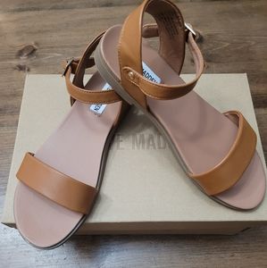 Steve Madden Tan Leather 6.5 sandals